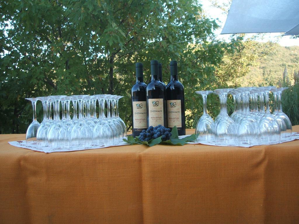 La Colombarola Agriturismo Farneto Eksteriør bilde